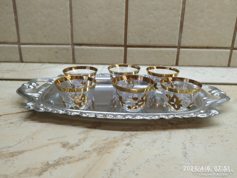 Gold striped, flower-patterned glass, 6 drinking glasses for sale!