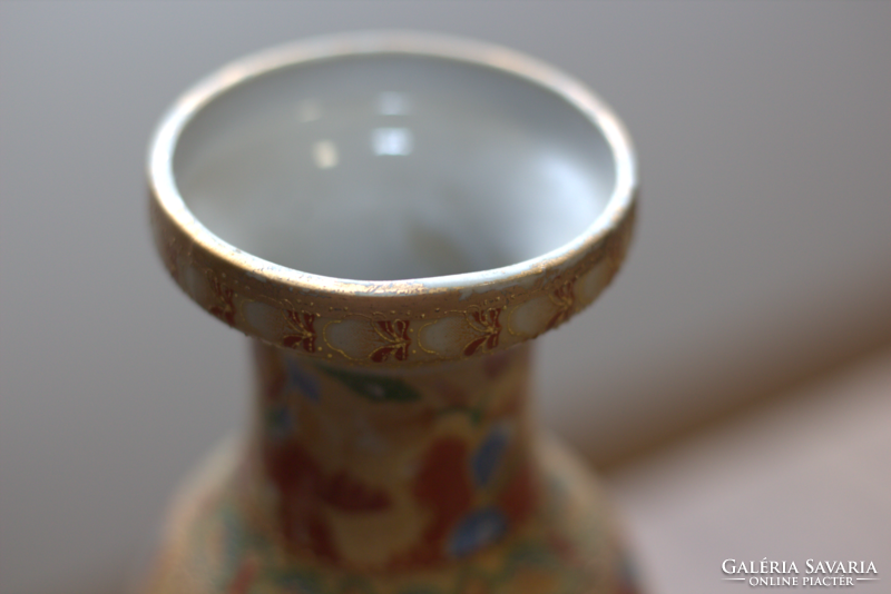 Oriental mini vase