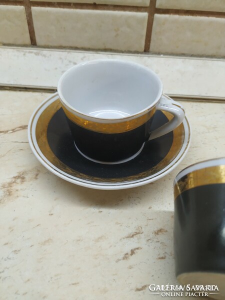 Hollóházi kávéskészlet pótlásra eladó! 3 fekete arany csésze + 1 alátét eladó!