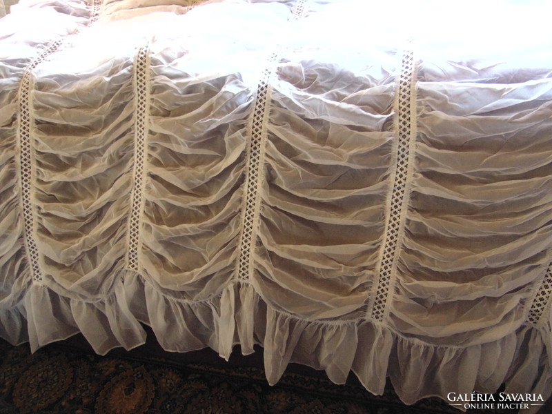 Beautiful snow-white fidres-ruffled romantic curtain set