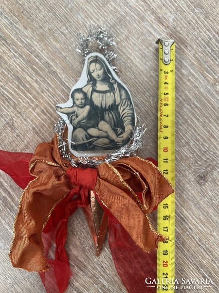 Régi anyagokból, papírokból nosztalgia karácsonyfadísz cukortartó Mária a kisdeddel