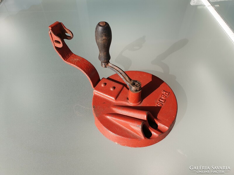 Vintage régi Pe.De. öntöttvas szeletelő konyhai gép eszköz