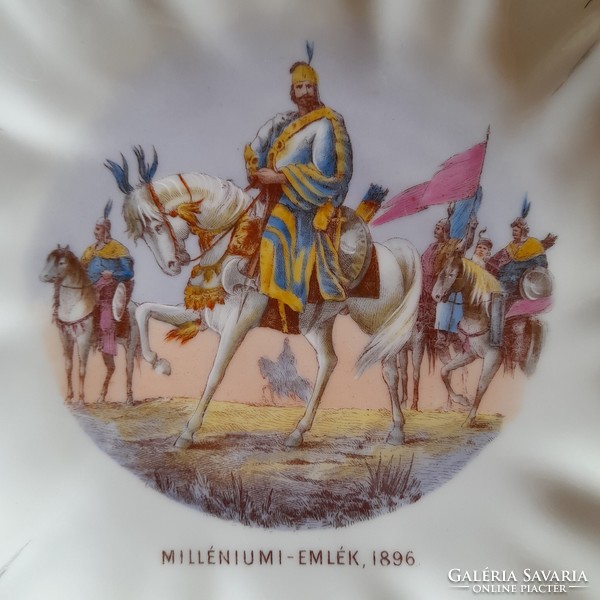 Milleniumi Emlék 1896 porcelán falidísz