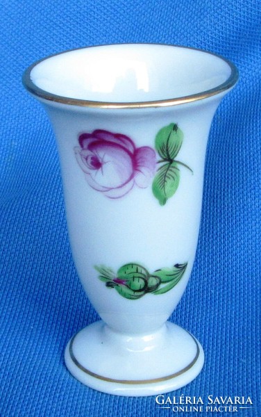 Herendi virágmintás mini porcelánváza, ibolyaváza ,jelzett, 6,1 cm magas,
