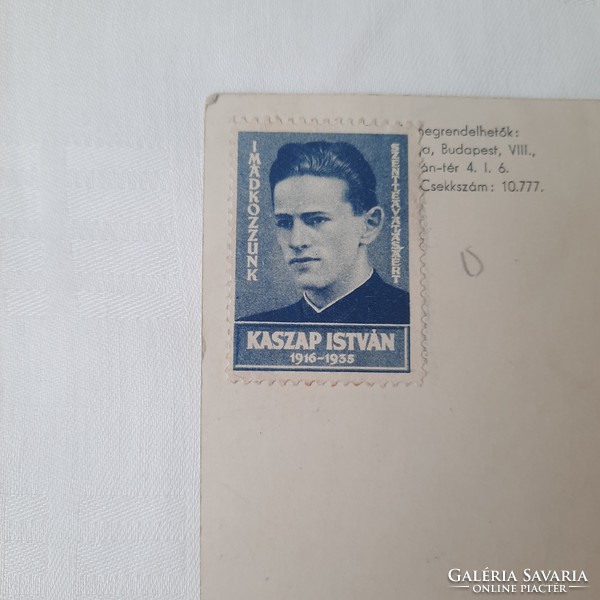 Kaszap Istvánról készült fotó képeslap, hátoldalon "Kaszap István szentté avatásáért" bélyeggel