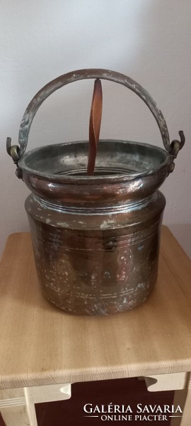 Red copper cauldron