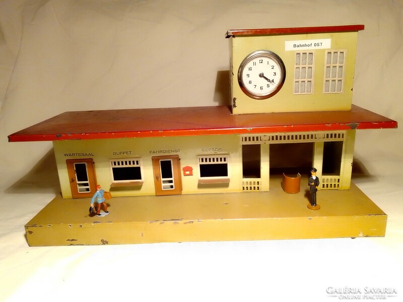 Antique Kibri 0 railway model train station building with clock 1940-50 field table additional board game