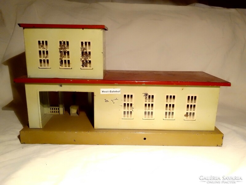 Antique Kibri 0 railway model train station building with clock 1940-50 field table additional board game