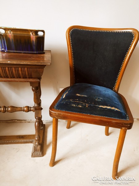 Antik íves szék