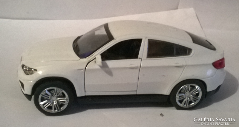 Eladó BMW X6 fém modell autó 1/24