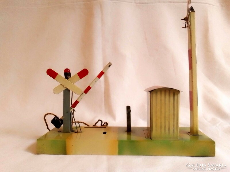 Régi Kibri vasúti átjáró őrbódé sorompó tárcsás jelző 0-ás 1-es modell terepasztal kiegészítő