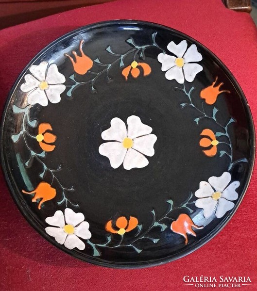 Art Nouveau bowl with floral pattern.