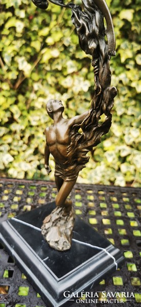 Artist couple - bronze statue