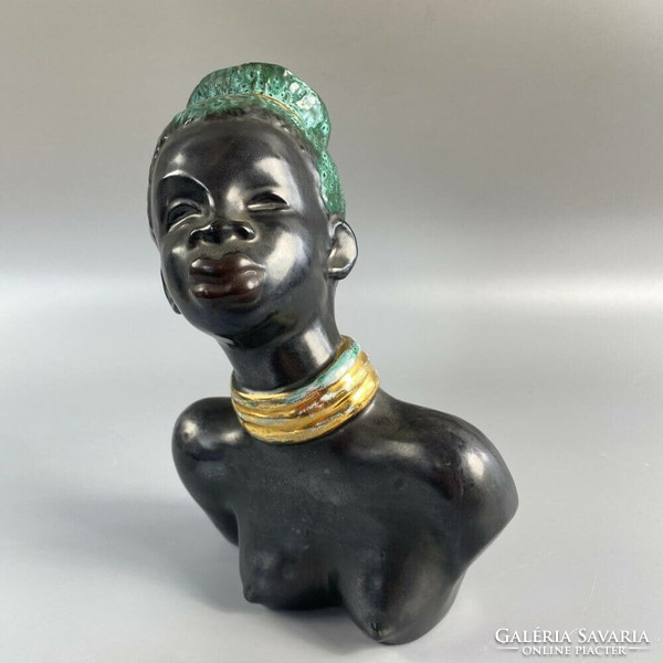 Izsépy Margit - Mid-century Afroamerikai női türkiz hajú női fej