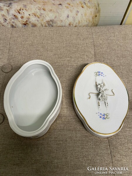 Gold-plated porcelain bonbonnier with floral pattern from Raven House a41