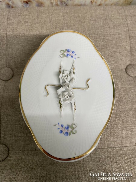 Gold-plated porcelain bonbonnier with floral pattern from Raven House a41