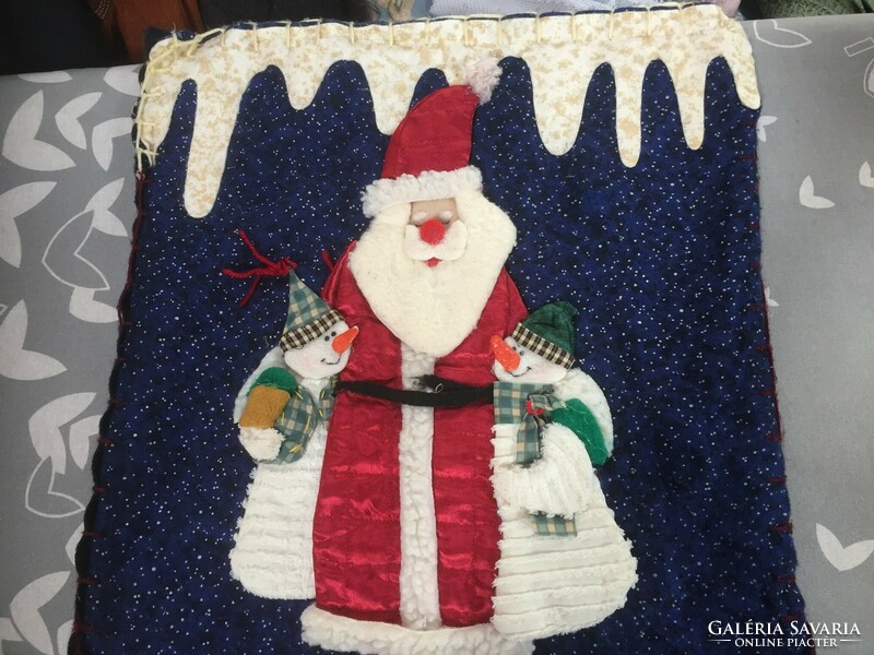 Decorative cushion cover, made of posto material, with Christmas, Santa applique decoration
