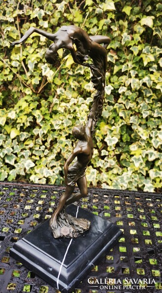Artist couple - bronze statue