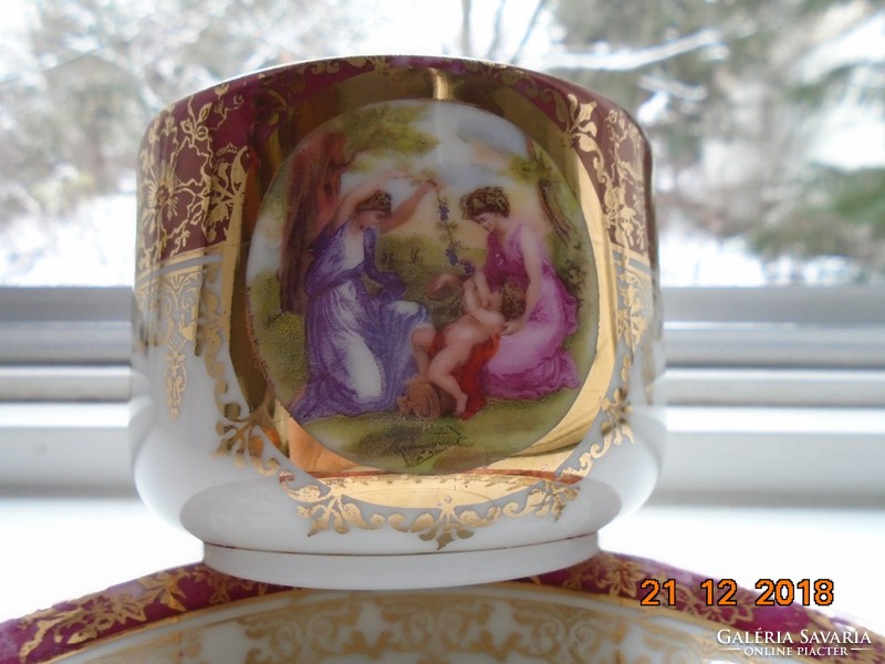 Gold brocade with patterns, a mythological scene with an antique Altwien-style tea cup coaster