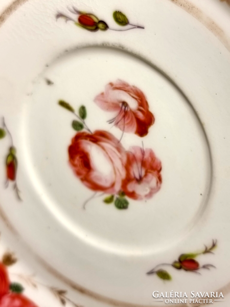 Davenport angol porcelánfajansz alj / csészealj, festett pünkösdi rózsa dekorral.