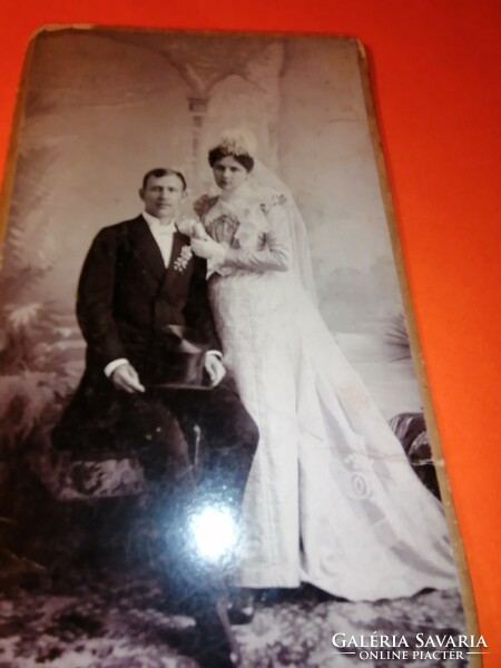 Vintage wedding photo, junk p. 33 was taken in a photographer's studio in the early twenties.