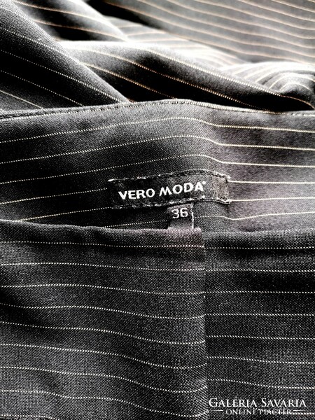 Vero Moda 36-38-as alkalmi fekete kosztüm, diplomata csikos, blézer, nadrág