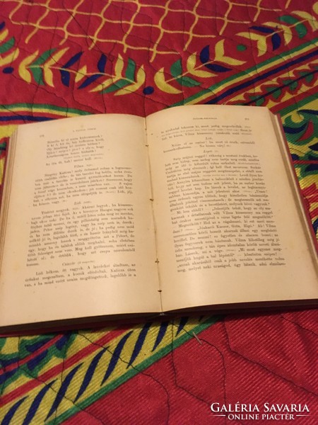 All of Vörösmarty's works are complete editions. Volume 4. 1885 Dramatic poem published by Vilmos Méhner Budapest 1885