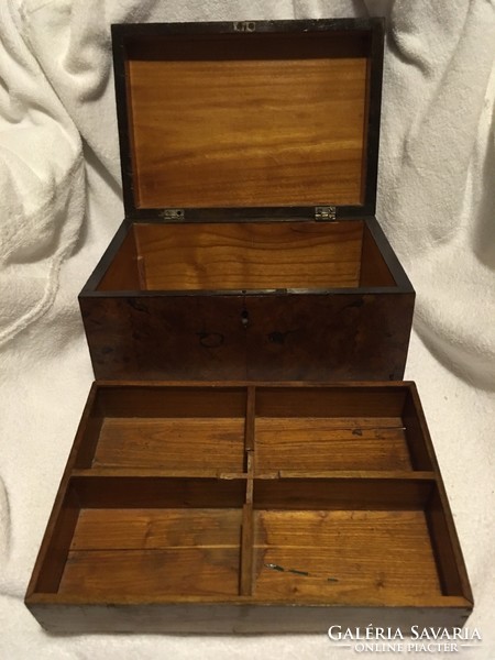 Antique (1700, 1800) rosewood root wood office/jewellery box with four compartments, double bottom!!