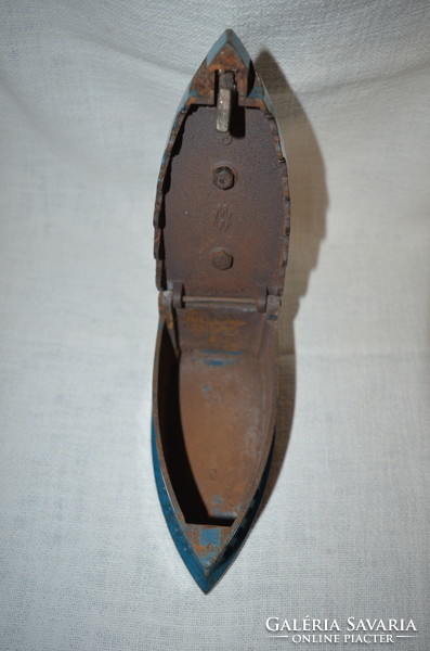 Old fire-enamel cast iron iron manufactured by Manfred Weiss