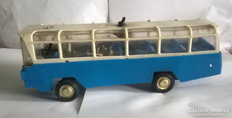 Retro GDR lendkerekes modell Busz