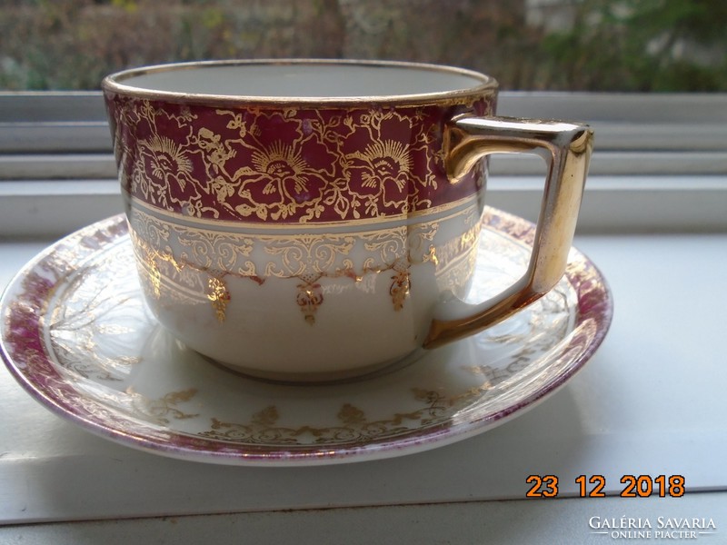 Gold brocade with patterns, a mythological scene with an antique Altwien-style tea cup coaster