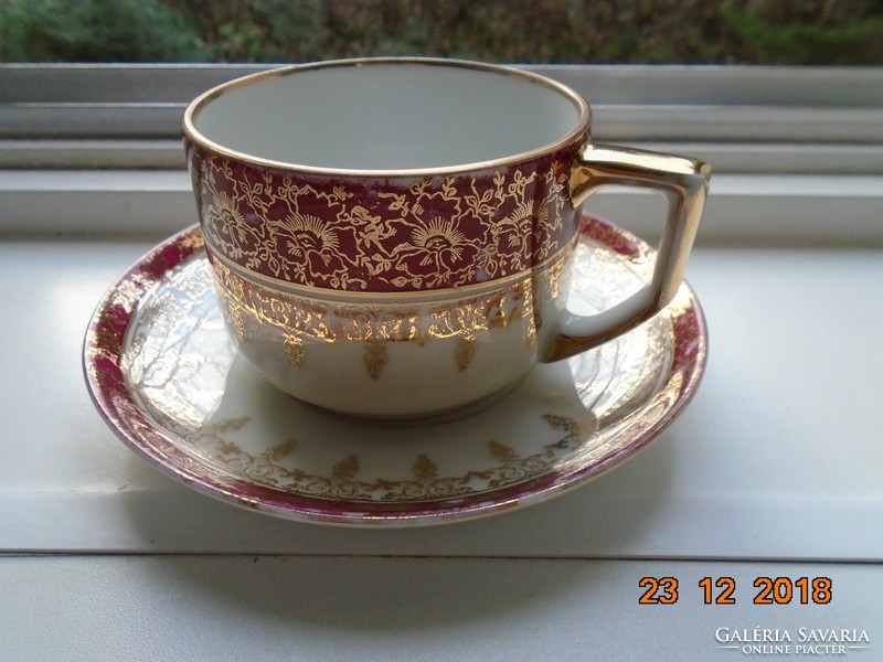 Gold brocade with patterns, a mythological scene with an antique Altwien-style tea cup coaster