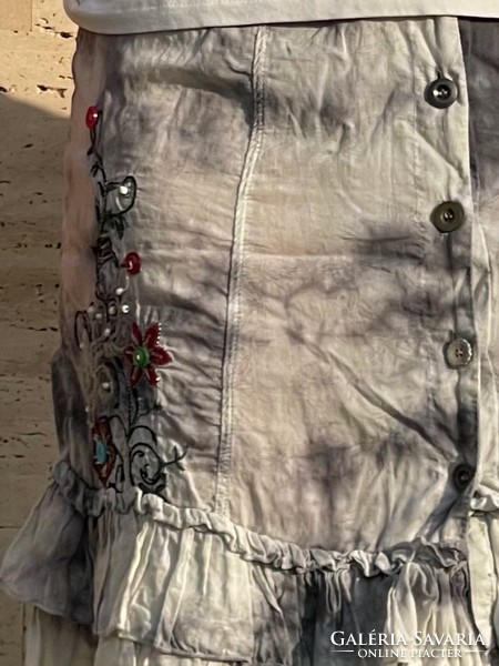 Light gray embroidered, elastic waist, light, flowing skirt