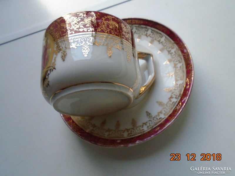 Gold brocade with patterns, a mythological scene with an antique Altwien-style tea cup coaster