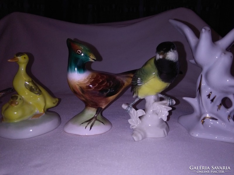 Öt darab porcelán és kerámia madár együtt