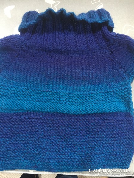 Kézzel kötött nyak- és mellkas melegítő M/L méret,csodás kék színben, részben gyapjú, női (SZST)