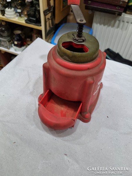 Old vinyl grinder