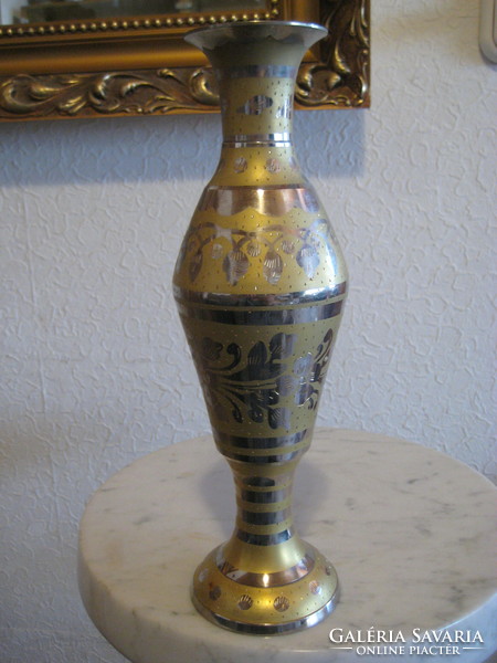 Nicely chiseled mags slender, engraved brass vase, never used 7 x 27 cm cm