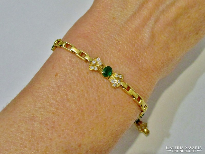 Nagyon szép brill és smaragd 18kt arany karkötő