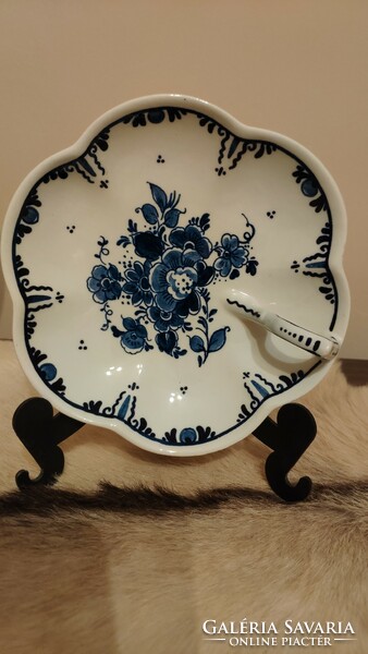 Royal goedewaagen blue delft serving table centerpiece