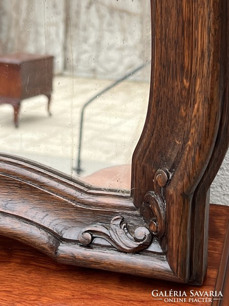 Antik barokk tölgyfából faragott, hajlított vonalú falitükör eredeti tükörrel