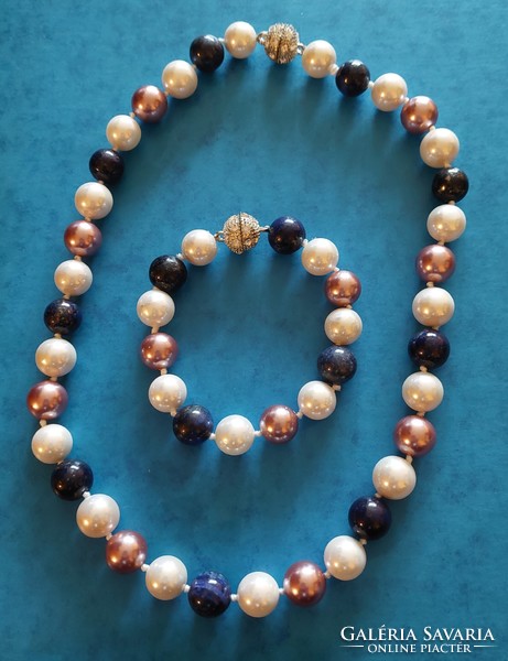 Beautiful white and rose colored shell pearl and lapis lazuli jewelry set, necklace and bracelet with magnetic closure