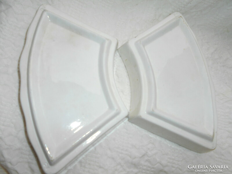 2 porcelain bowls with a Meissen pattern - the price applies to 2 pieces