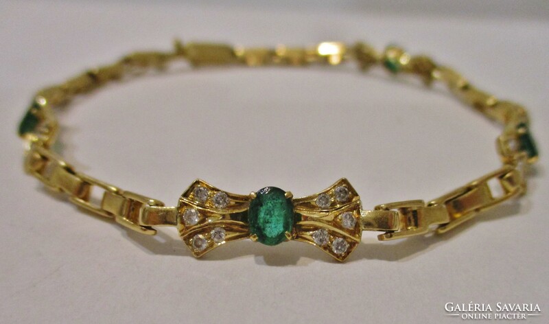 Csodálatosan szép  1,6ct smaragd és 0,52ct gyémánt 18kt arany karkötő akció!