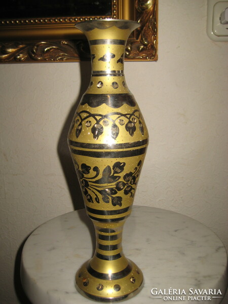 Nicely chiseled mags slender, engraved brass vase, never used 7 x 27 cm cm