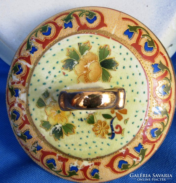 Golden satsuma porcelán tál,fedővel,jelzett,kép szerinti állapotban,tál 11 cm magas fedővel.
