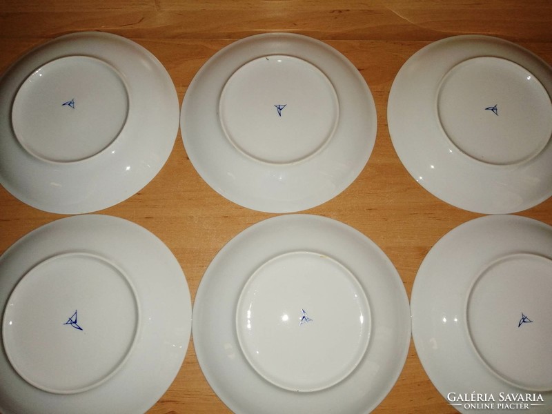 Set of 6 lowland porcelain small plates with old mark, diam. 19 cm (male)