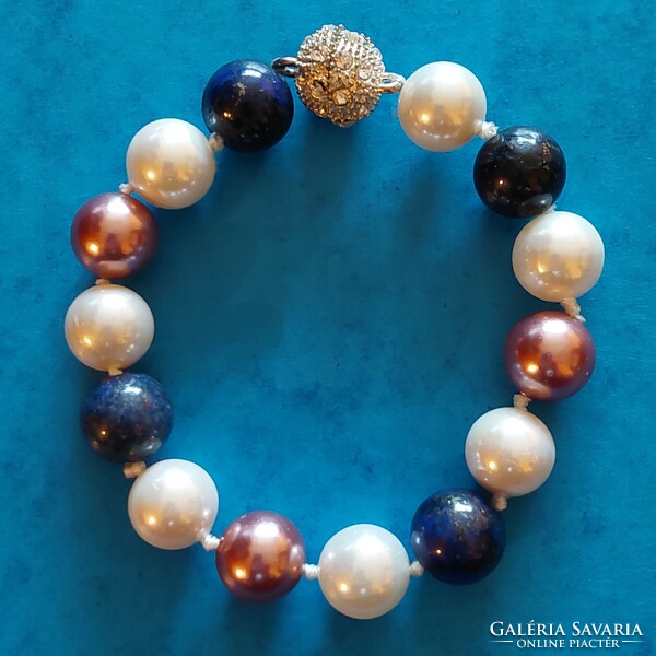 Beautiful white and rose colored shell pearl and lapis lazuli jewelry set, necklace and bracelet with magnetic closure