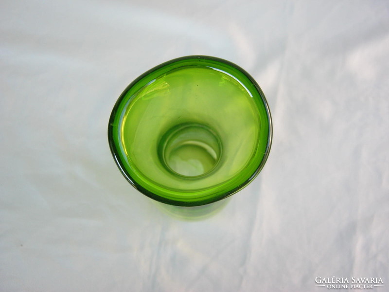 Hermann crystal in green glass vase