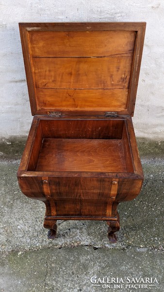 Biedermeier chest of drawers